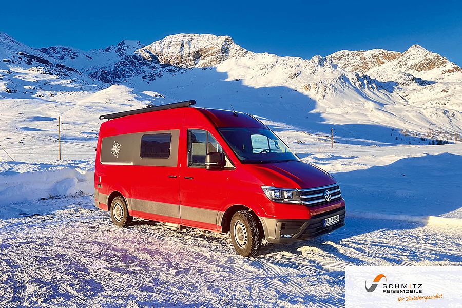 Flexstar Camper in rot im Schnee